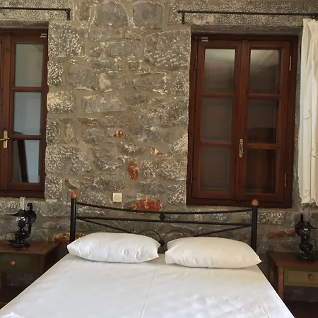 - Giannakakoy Traditional Stone Gasthuis Néon Oítilon