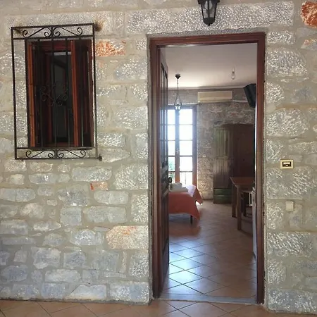 Guest house Las - Giannakakoy Traditional Stone Houses