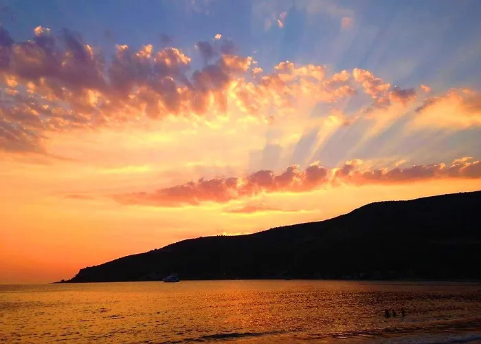 - Giannakakoy Traditional Stone Néon Oítilon