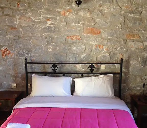 - Giannakakoy Traditional Stone Néon Oítilon