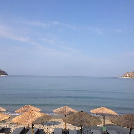 - Giannakakoy Traditional Stone بيت ضيافة Néon Oítilon