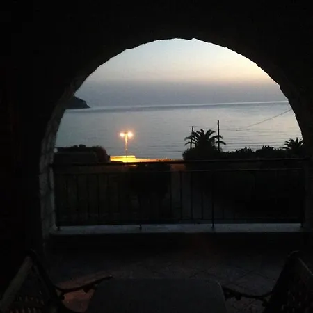 - Giannakakoy Traditional Stone Pensión