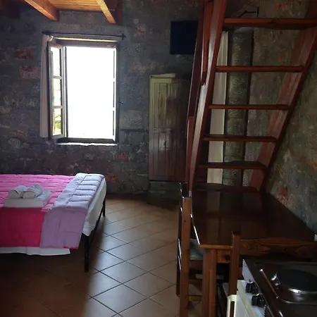 Las - Giannakakoy Traditional Stone Houses 3* Neo Oitilo