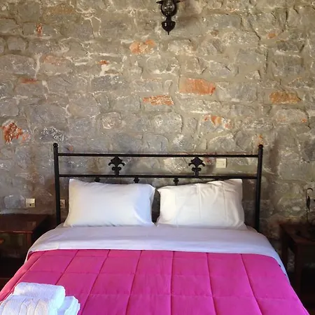 - Giannakakoy Traditional Stone Néon Oítilon