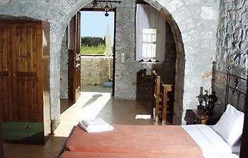 - Giannakakoy Traditional Stone Πανσιόν Νεόν Οίτιλον