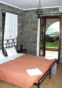 - Giannakakoy Traditional Stone بيت ضيافة Néon Oítilon