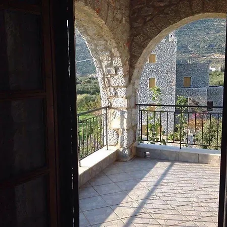 - Giannakakoy Traditional Stone بيت ضيافة Néon Oítilon