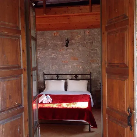 Pensión - Giannakakoy Traditional Stone Néon Oítilon