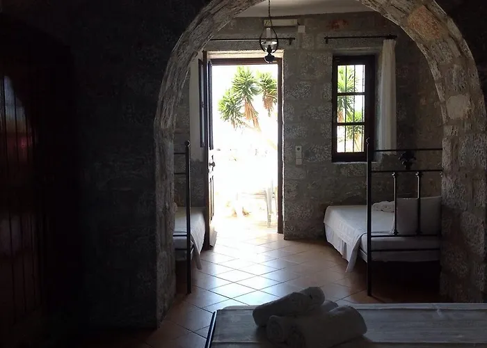 Casa de hóspedes - Giannakakoy Traditional Stone Néon Oítilon