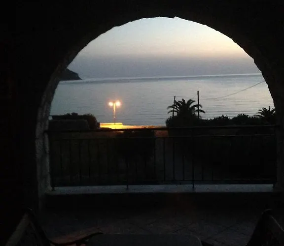 - Giannakakoy Traditional Stone ゲストハウス