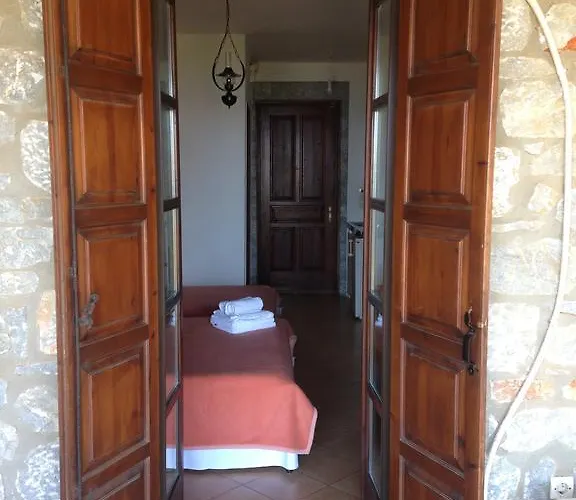 - Giannakakoy Traditional Stone 3* Néon Oítilon