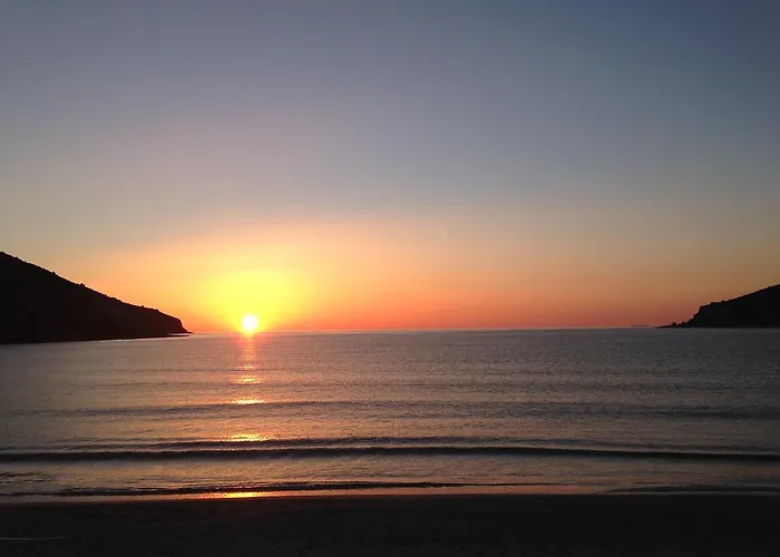 - Giannakakoy Traditional Stone Néon Oítilon